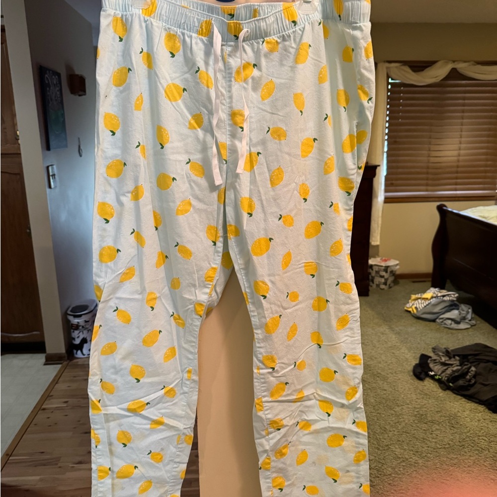 Old Navy White and Yellow Lemon Print Pajama Pants